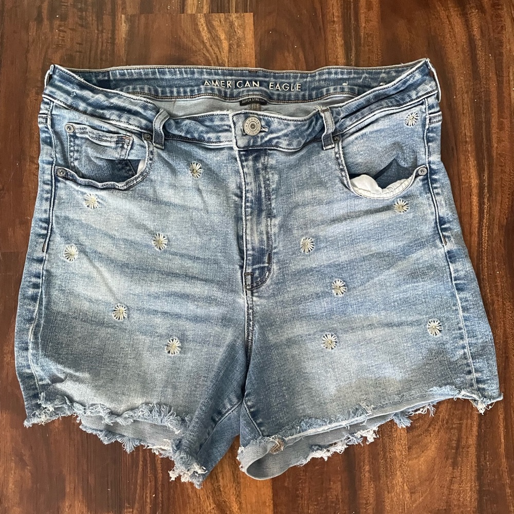 American Eagle Hi Rise Shortie with embroidered daisies